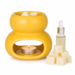Waxbrander Chubby mosterd gevuld met geurende waxmelts voor een sfeervol huis.